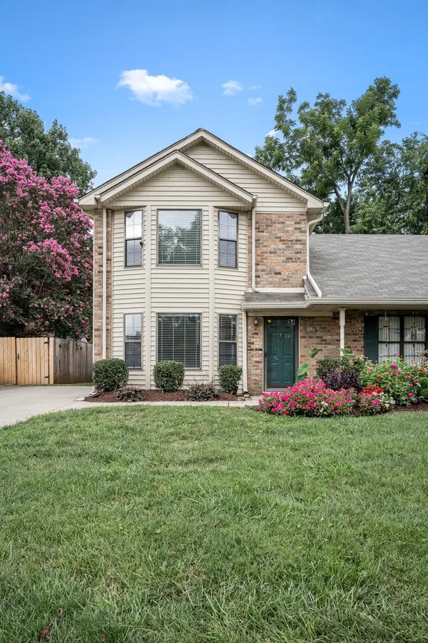 228 Hillside Ct, Murfreesboro, TN 37130