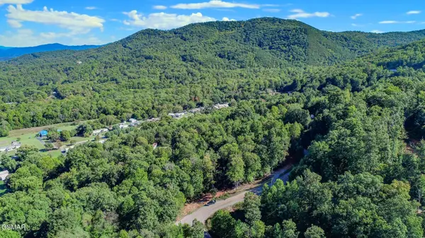 1282 Applewood Rd, Newport, TN 37821