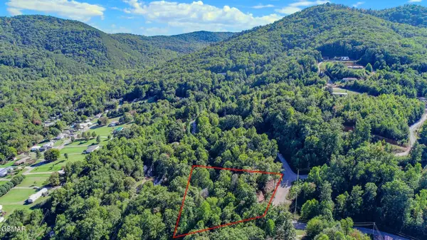 1282 Applewood Rd, Newport, TN 37821