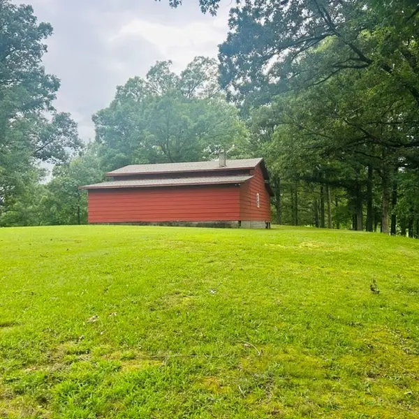 1030 Stones Rd, Camden, TN 38320