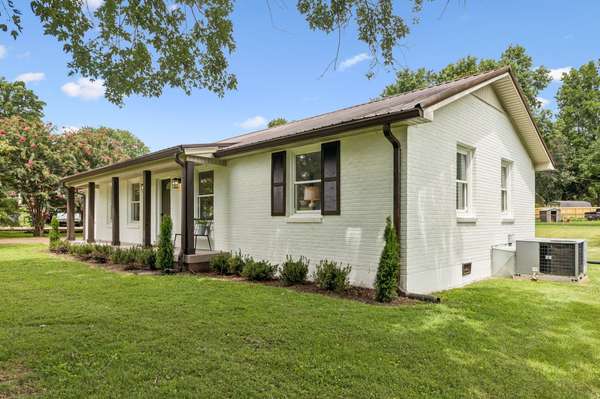 414 Hilltop Dr, Columbia, TN 38401