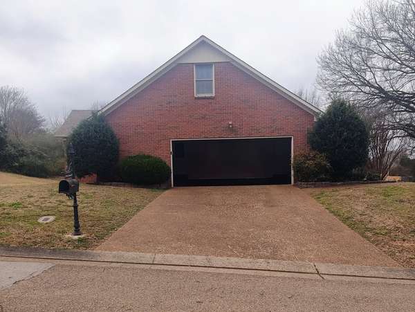 12 Brookstone Pl, Jackson, TN 38305