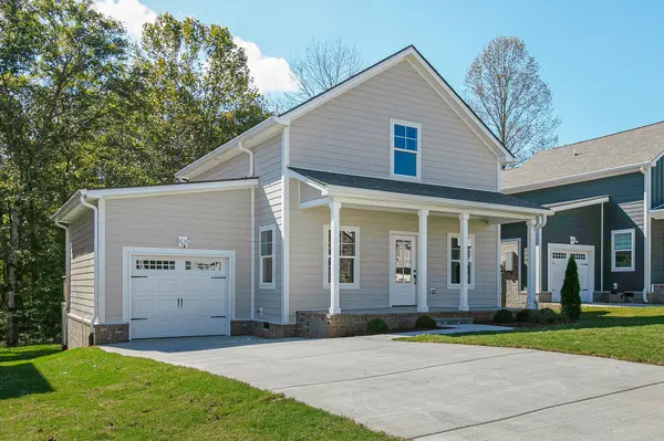 1028 Sycamore Ridge East, Burns, TN 37029