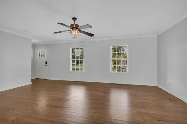 106 Sherrolyn Ct, Burns, TN 37029