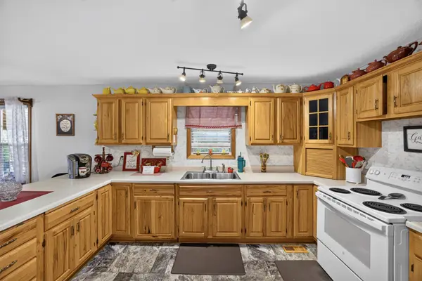 955 Livingston Boatdock Rd, Allons, TN 38541