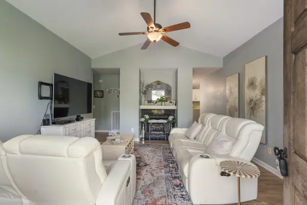 2122 Derrick Rd, Chapel Hill, TN 37034