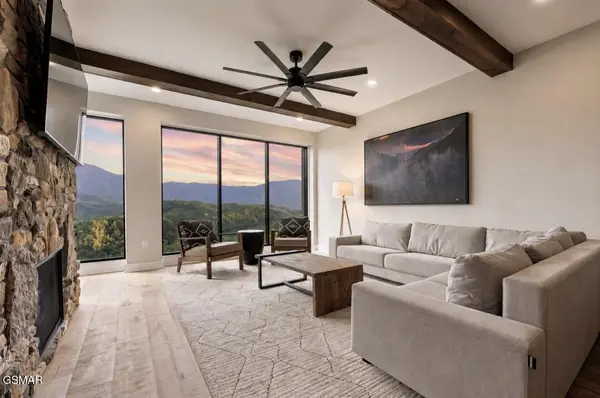 855 Campbell Lead Road #301, Gatlinburg, TN 37738