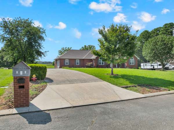 262 Crimson Dr, Winchester, TN 37398