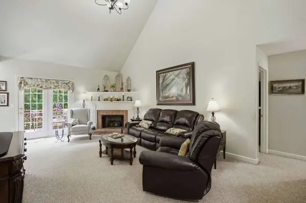 1042 Watauga Ct, Thompsons Station, TN 37179