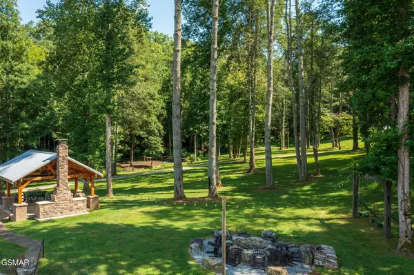 2050 E Millers Cove Road, Walland, TN 37886