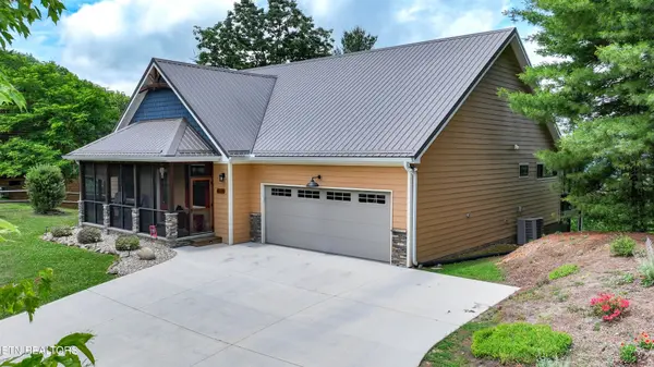4973 Long Rifle Rd, Walland, TN 37886