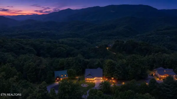 4973 Long Rifle Rd, Walland, TN 37886