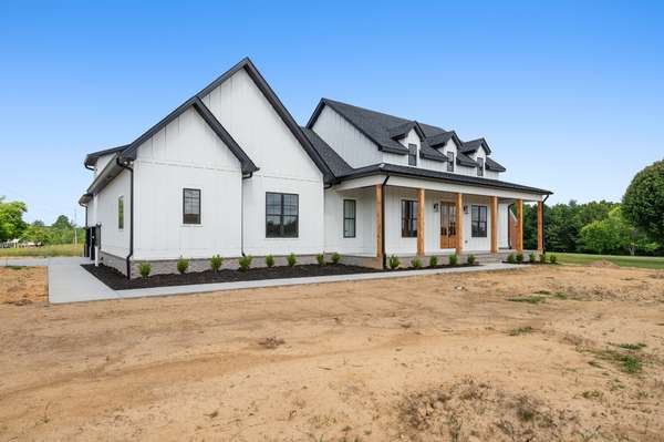 2622 Deer Creek Ln, White House, TN 37188