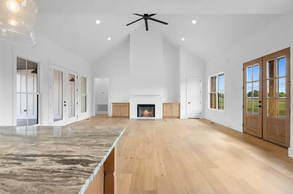 2622 Deer Creek Ln, White House, TN 37188