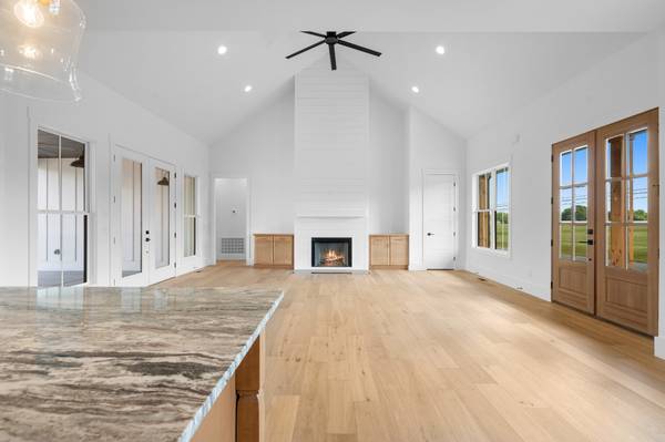 2622 Deer Creek Ln, White House, TN 37188