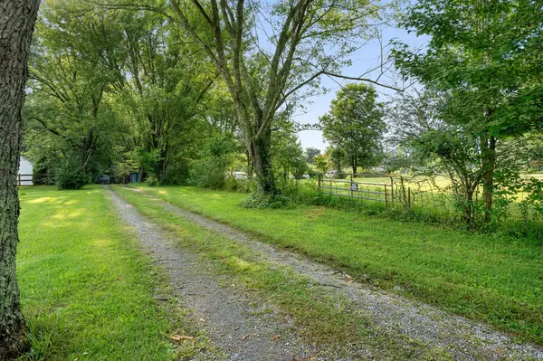 2639 Eugene Reed Rd, Woodbury, TN 37190