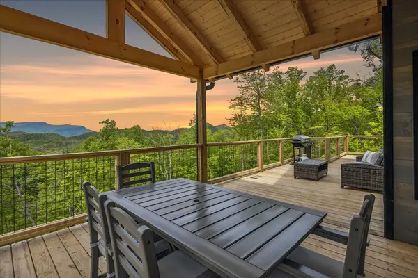 2829 Red Sky Drive, Sevierville, TN 37862