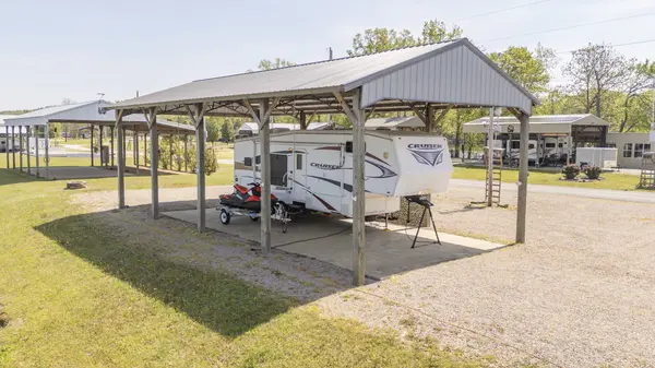 885 River Front Dr, Clifton, TN 38425
