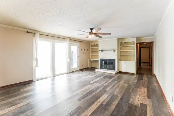5990 Clarksville Rd, Russellville, KY 42276