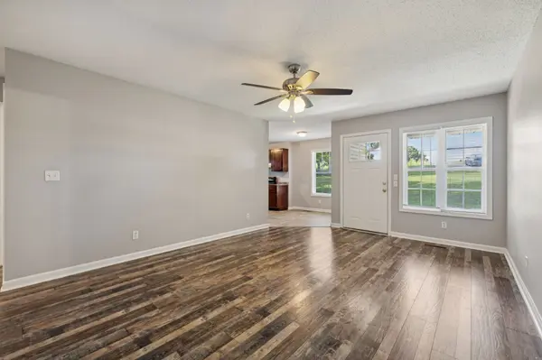 560 Grays Chapel Rd, Cunningham, TN 37052