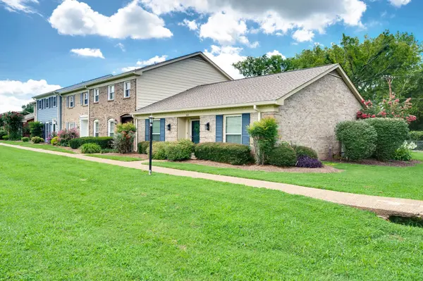 1062 Todd Preis Dr, Nashville, TN 37221