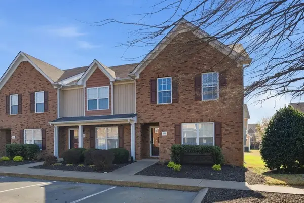 2039 Victory Gallop Ln, Murfreesboro, TN 37128