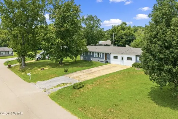 291 Factory Dr, Lexington, TN 38351