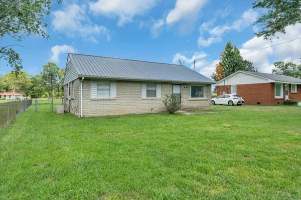 313 Helen St, Tullahoma, TN 37388