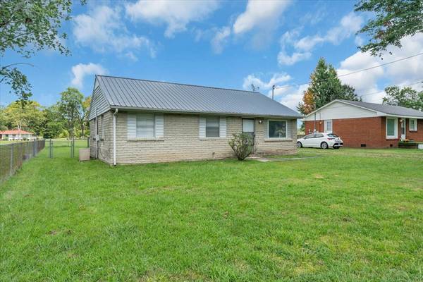 313 Helen St, Tullahoma, TN 37388