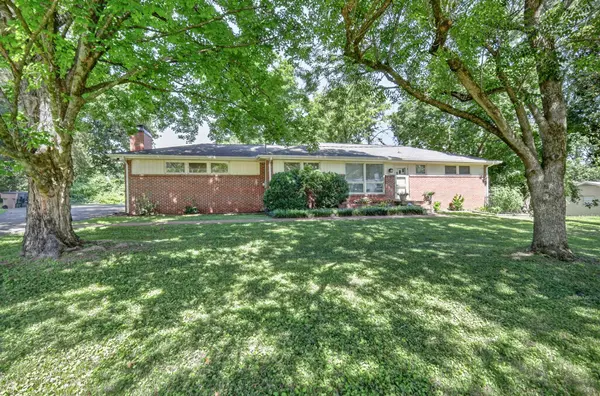 1213 Shiloh Dr, Nashville, TN 37205