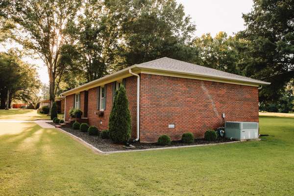 165 Noles Ln, Huntingdon, TN 38344