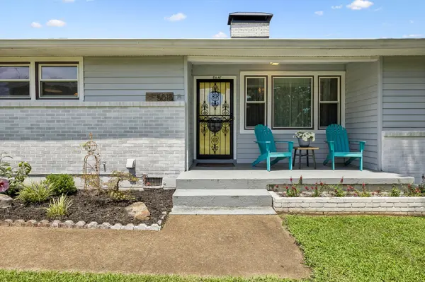 5018 Bonnahill Dr, Hermitage, TN 37076