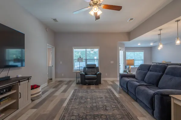 618 Bassett Ln, Clarksville, TN 37043