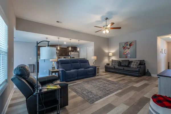 618 Bassett Ln, Clarksville, TN 37043