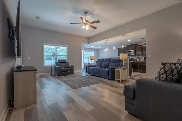 618 Bassett Ln, Clarksville, TN 37043