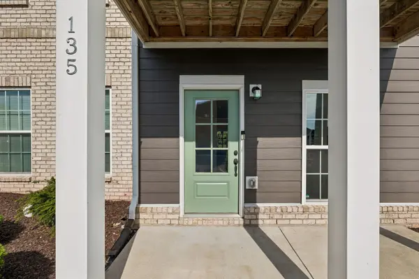 135 Harvard Dr, Gallatin, TN 37066