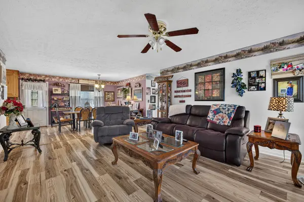 41 Volunteer Rd, Petersburg, TN 37144