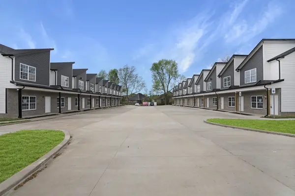 156 Excell Rd #19, Clarksville, TN 37043