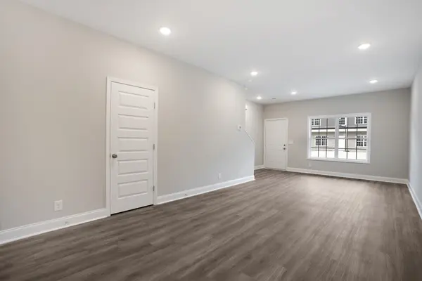 156 Excell Rd #19, Clarksville, TN 37043