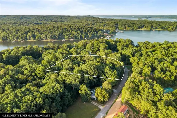 610 Alpine Rd, Camden, TN 38320