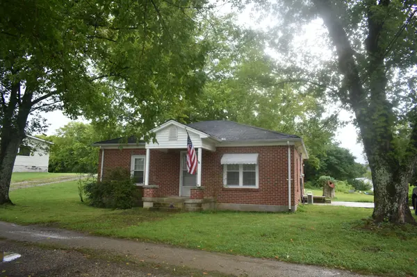4 Price Ln, Pleasant Shade, TN 37145