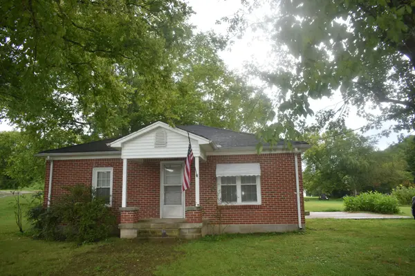 4 Price Ln, Pleasant Shade, TN 37145