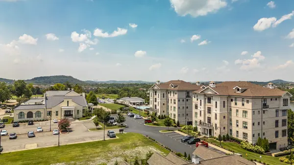 1024 Club View Dr #E203, Gallatin, TN 37066
