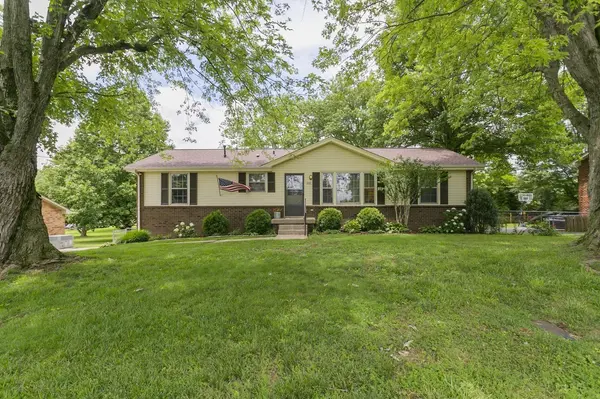 105 Raindrop Ln, Hendersonville, TN 37075