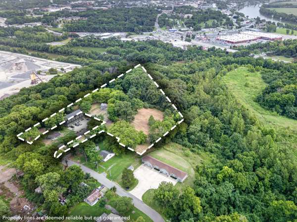 2086 N Ford St, Clarksville, TN 37042