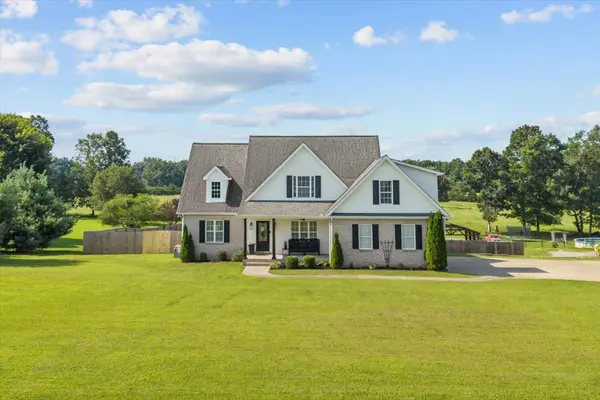 500 Fawn Ct, Burns, TN 37029