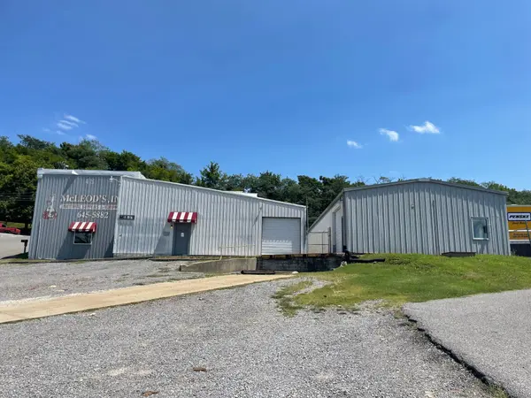 48 W Washington St, Clarksville, TN 37040