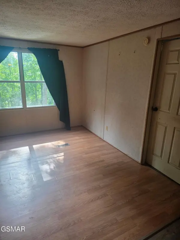 385 Laurel Road, Clinton, TN 37716