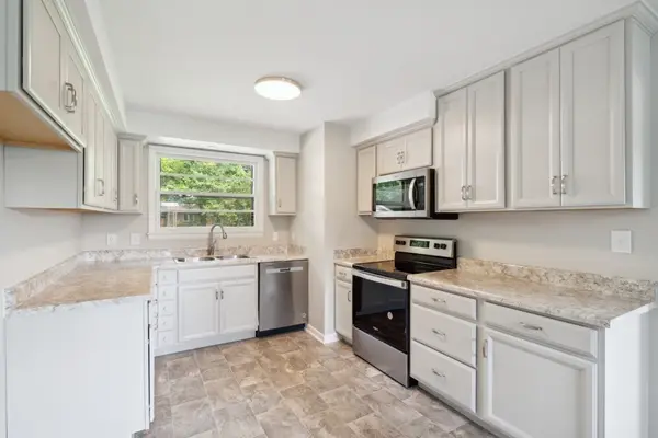 30 Dalewood Dr, Clarksville, TN 37042
