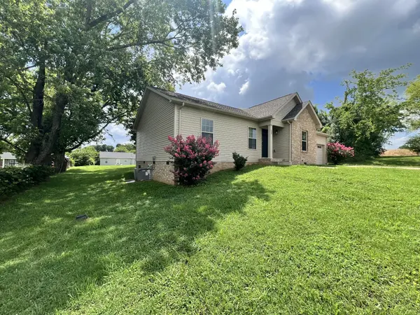 505 Paula Dr, Clarksville, TN 37042